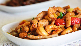 Gai Med Ma Moung (Chicken Cashew Nuts)